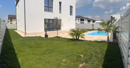 Casă Tunari