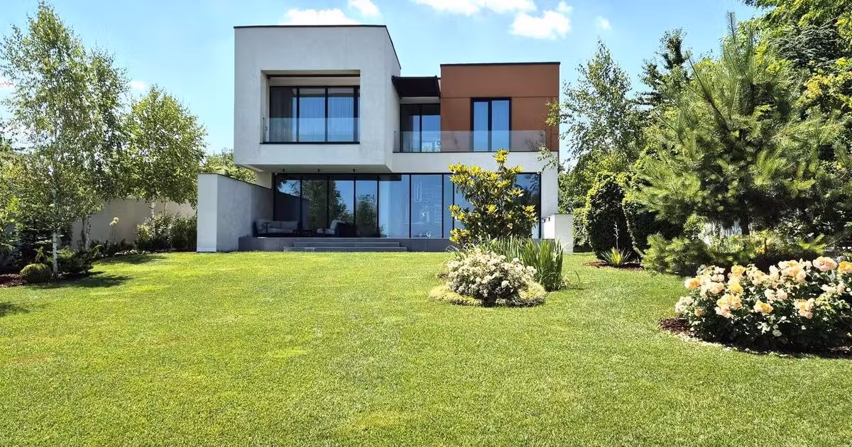 Casă individuală de vânzare cu 7 camere în zona Băneasa, Sector 1