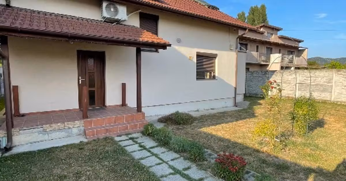 Casă individuală de vânzare cu 5 camere, mobilată în Bujoreni