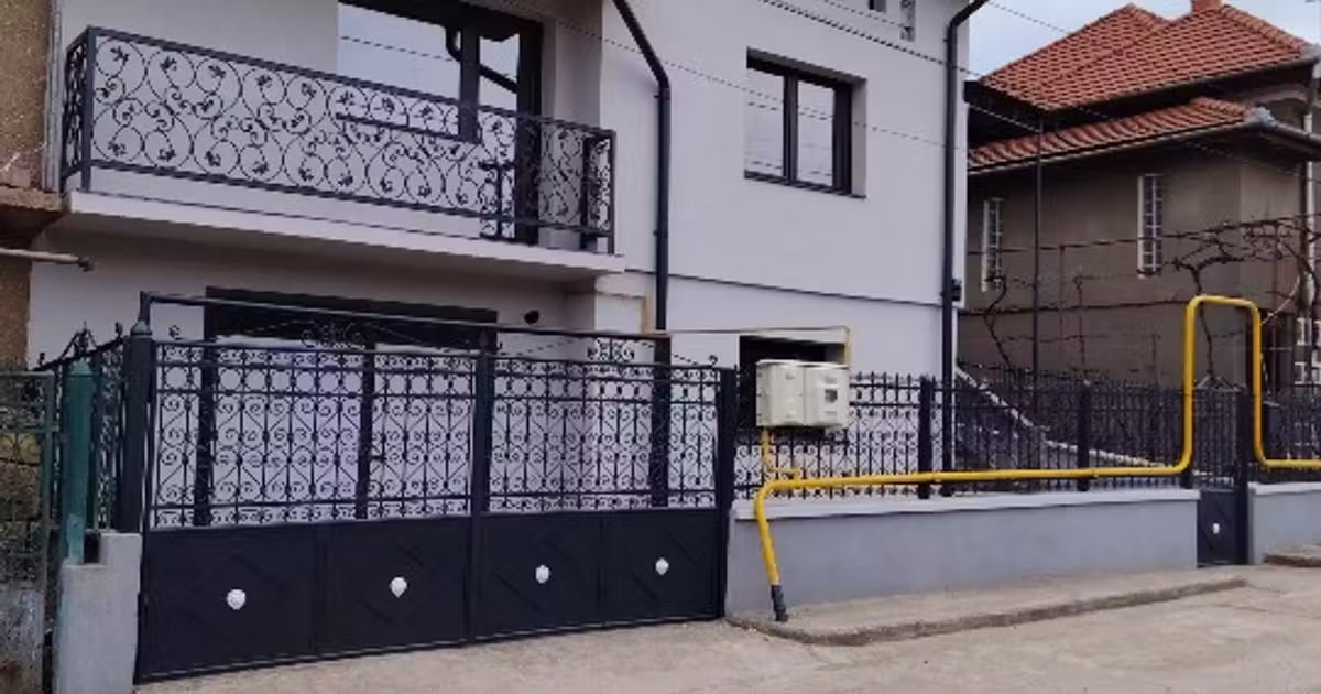 Casă individuală de vânzare cu 5 camere, mobilată în Hunedoara