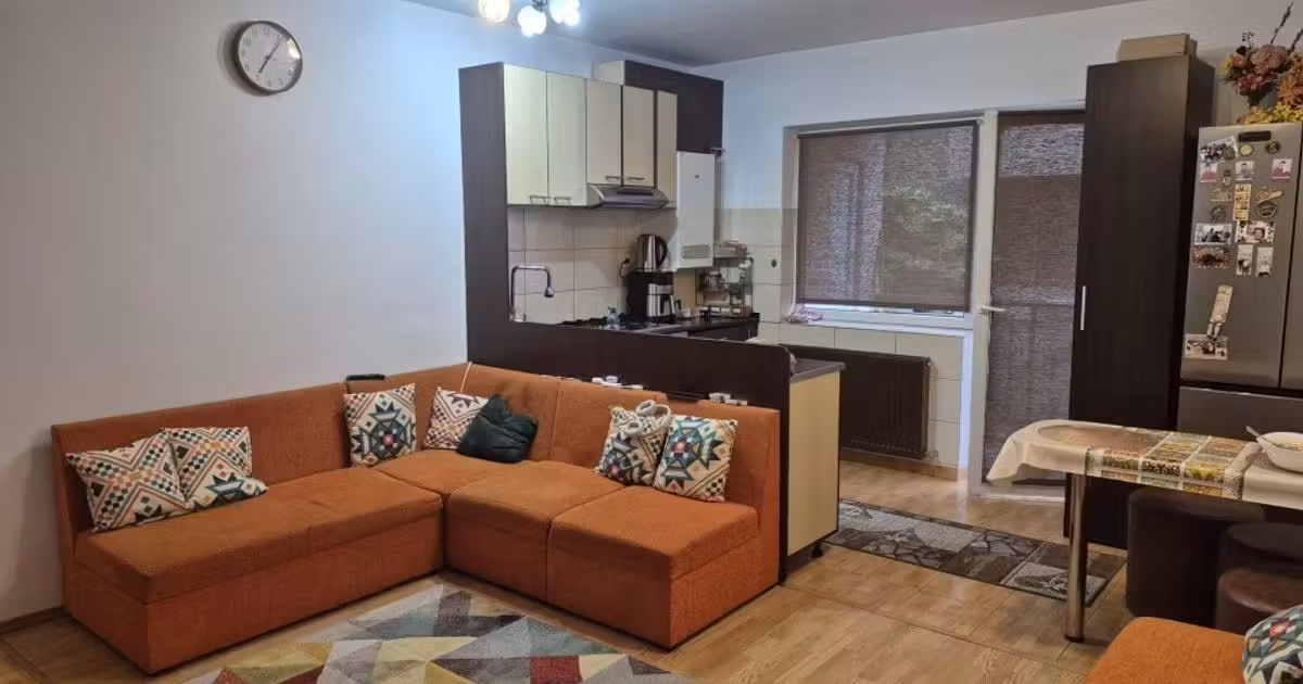Apartament de vânzare cu 3 camere, mobilat în Florești