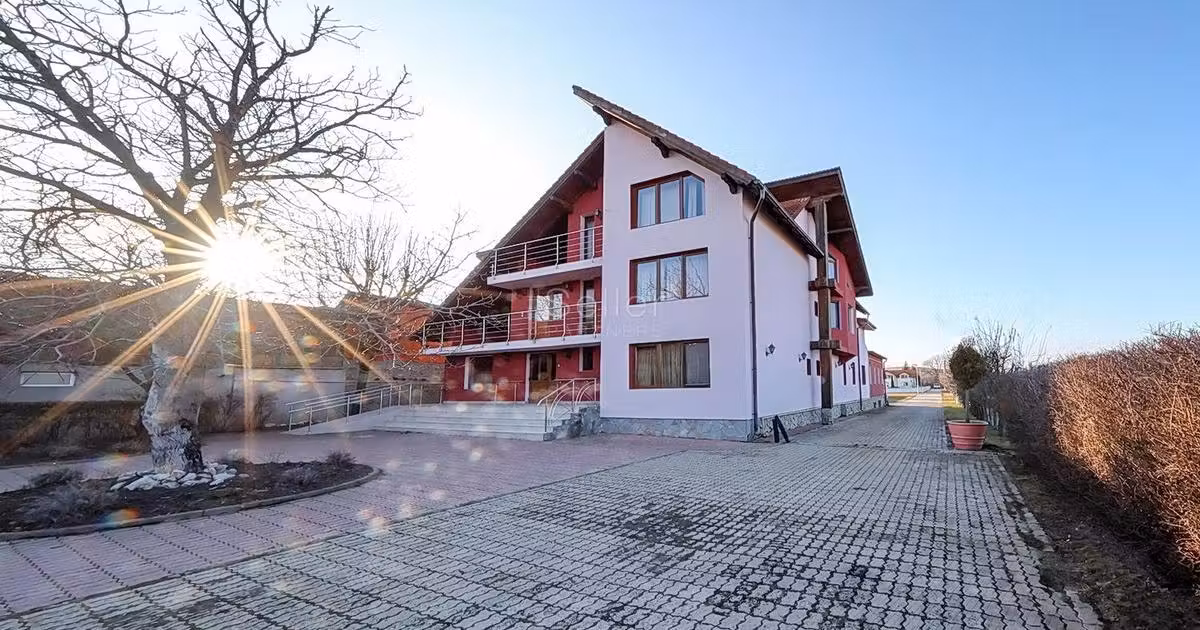 Casă individuală de vânzare cu 14 camere, mobilată în Tohanu Nou