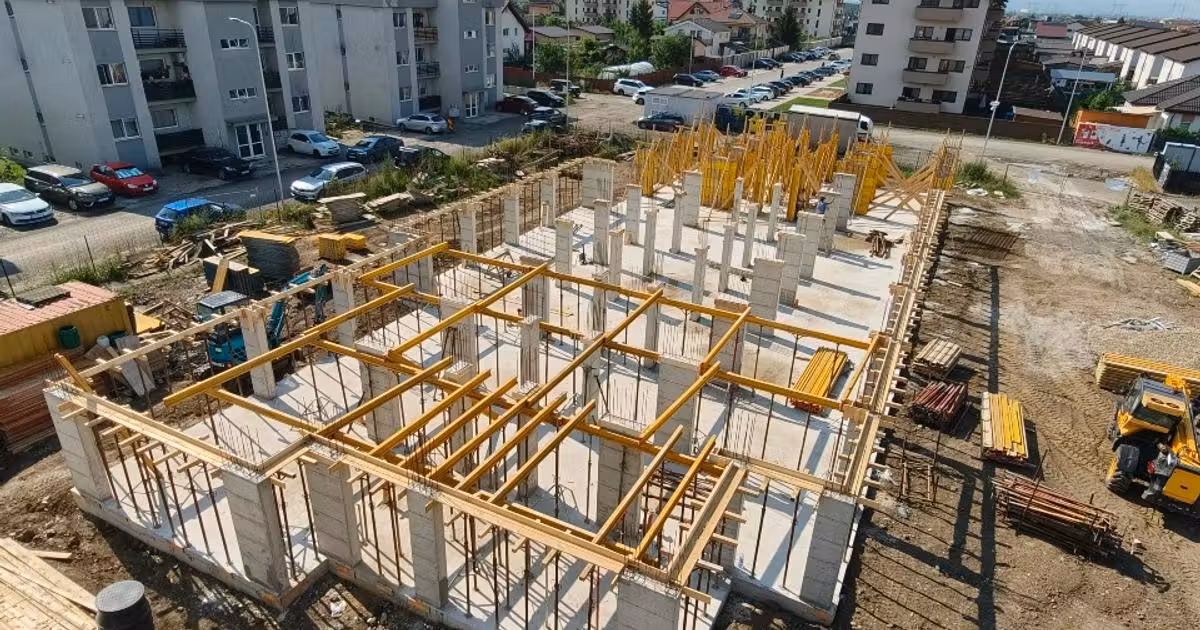 Apartament de vânzare cu 2 camere în Sânpetru