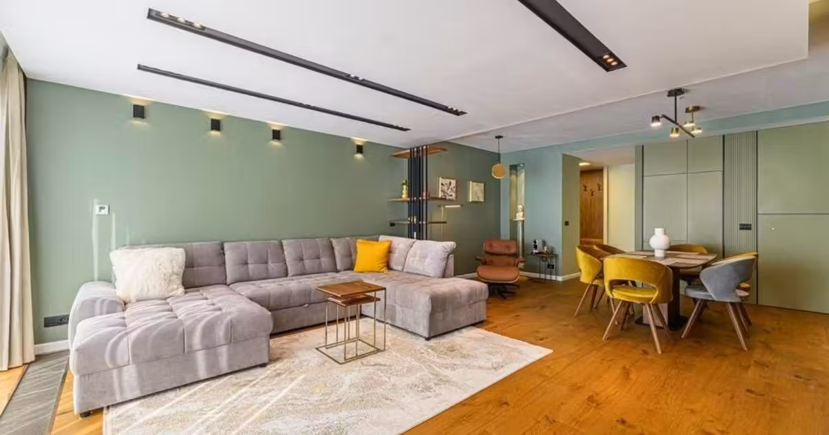 Apartament de vânzare cu 3 camere, mobilat în Poiana Brașov