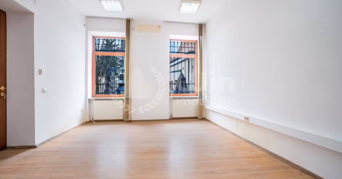 Casă individuală de vânzare cu 12 camere în zona Central, Cluj-Napoca
