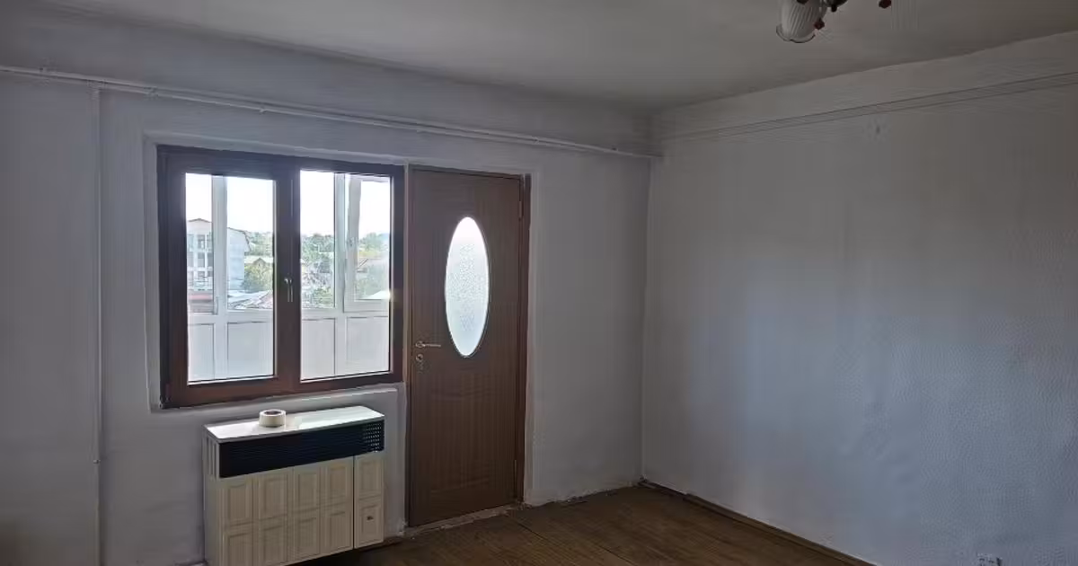 Apartament de vânzare cu 3 camere în zona Micro 5, Buzău