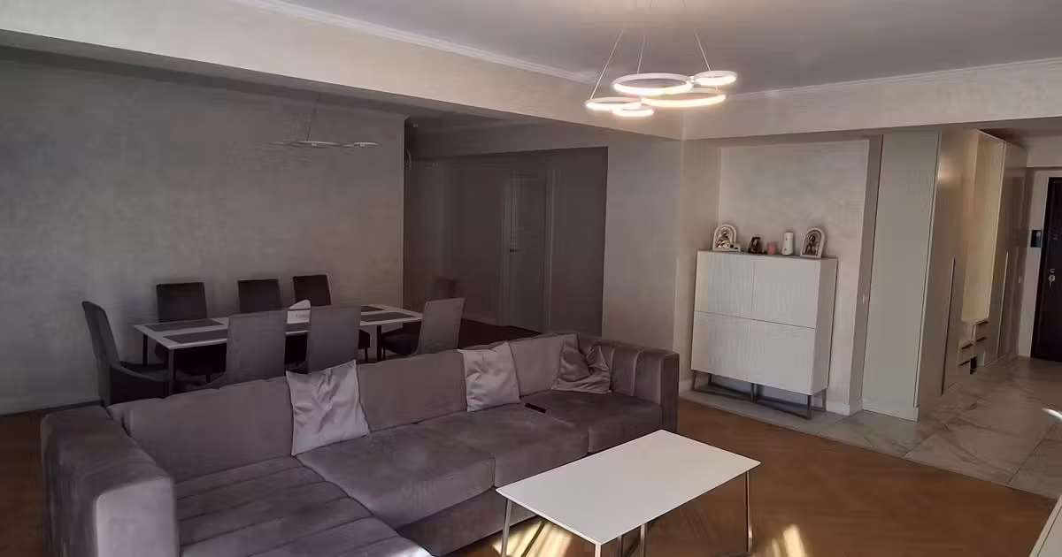 Apartament de vânzare cu 3 camere în zona Decebal, Sector 3