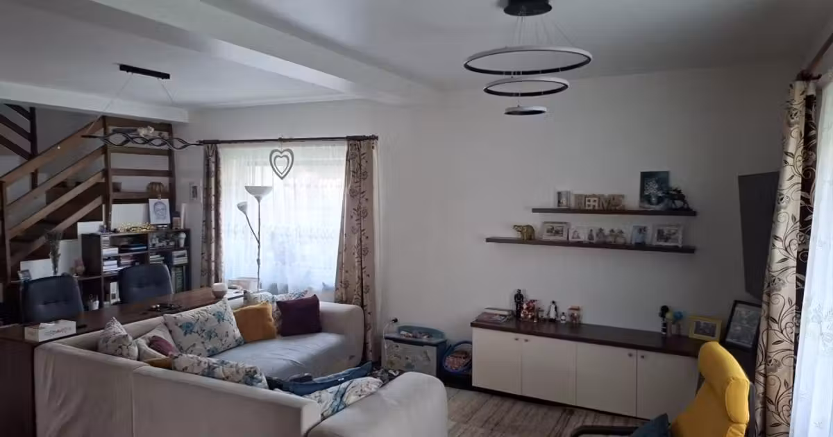 Casă individuală de vânzare cu 5 camere, mobilată în Dumbrăvița