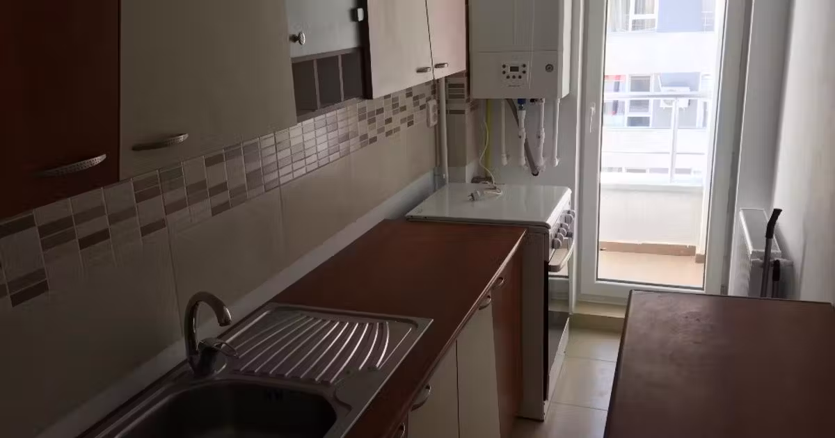 Garsonieră de vânzare, mobilată în Roșu