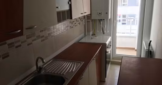 Garsonieră Roșu