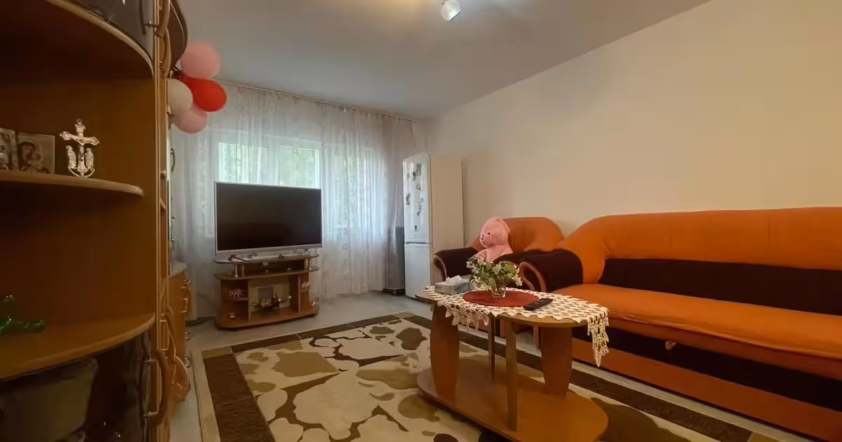 Apartament de vânzare cu 3 camere, mobilat în zona Județean, Brașov