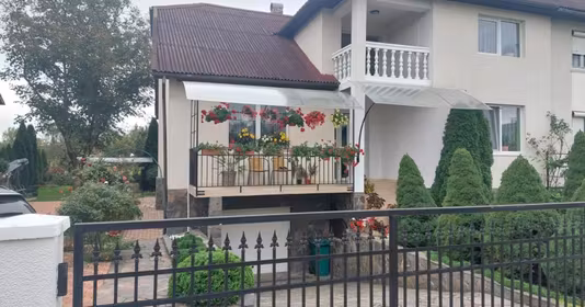 Apartament Crăciunești