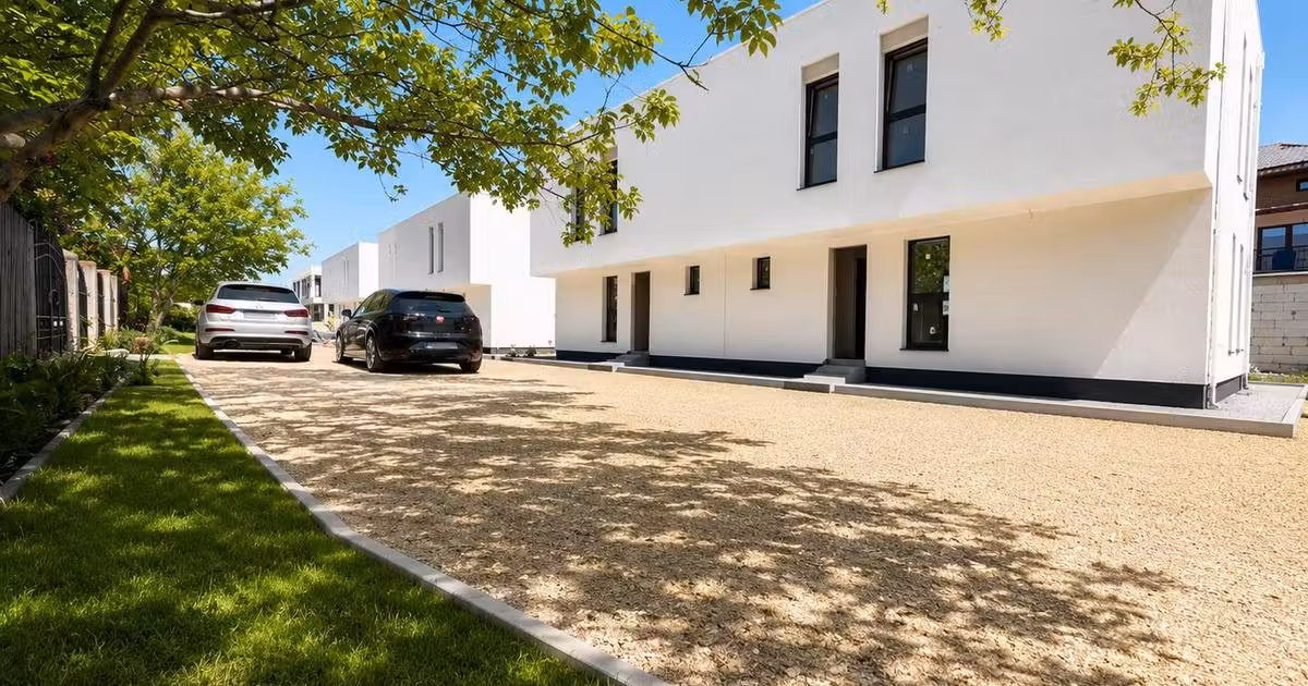 Casă individuală de vânzare cu 4 camere în Bragadiru