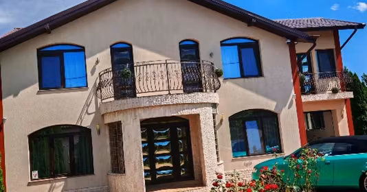 Casă Vânători