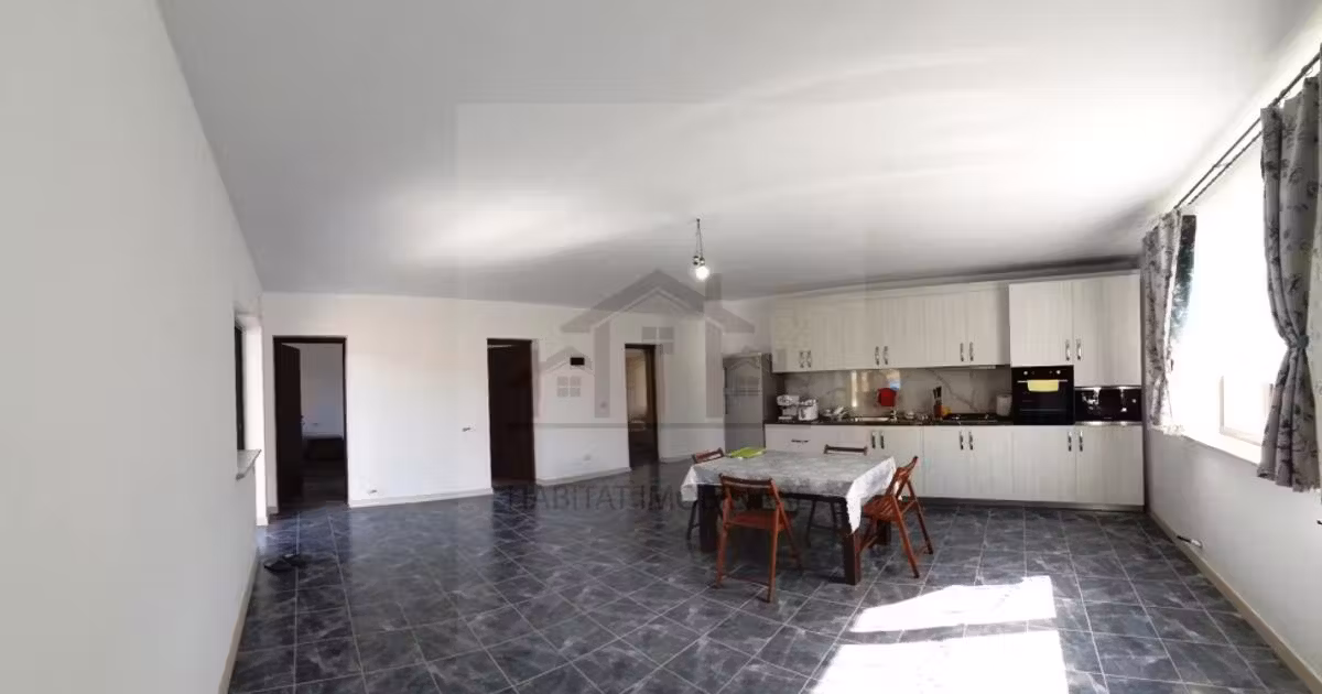 Casă individuală de vânzare cu 5 camere, mobilată în Mestecăniș