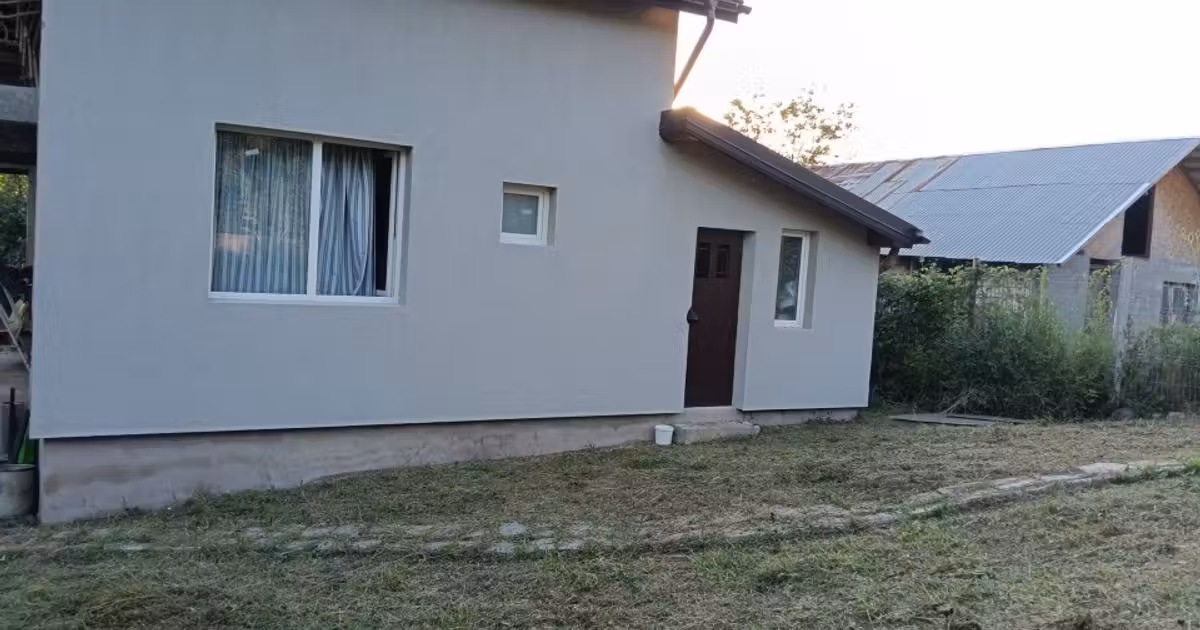 Casă individuală de vânzare cu 4 camere în Pucioasa