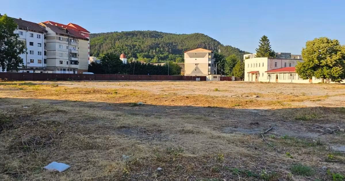 Teren Construcții intravilan de vânzare de 28380 mp, în Târgu Ocna