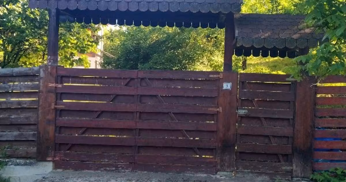 Casă individuală de vânzare cu 5 camere, mobilată în Boțești