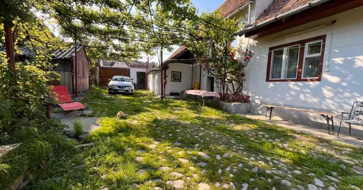 Casă individuală de vânzare cu 4 camere, mobilată în Viscri
