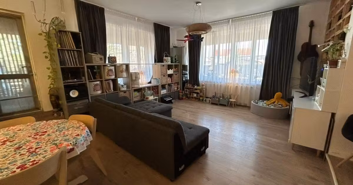 Casă individuală de vânzare cu 7 camere, mobilată în Buturugeni