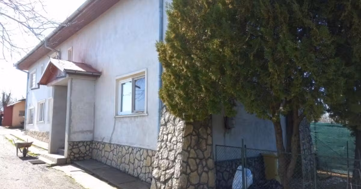 Casă individuală de vânzare cu 4 camere, mobilată în Plopșoru