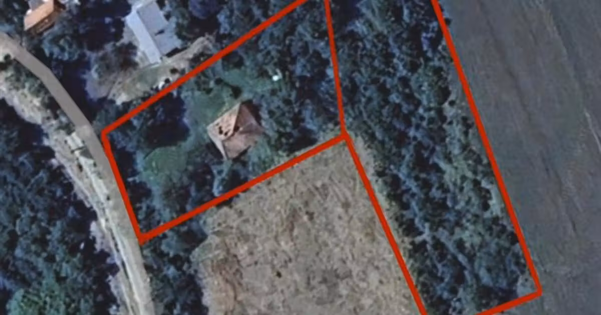 Teren intravilan de vânzare de 2978 mp, în Derna