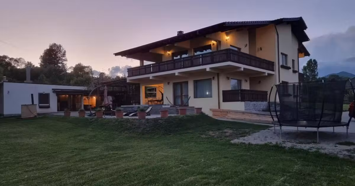 Casă individuală de vânzare cu 5 camere, mobilată în Corbeni