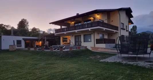 Casă Corbeni