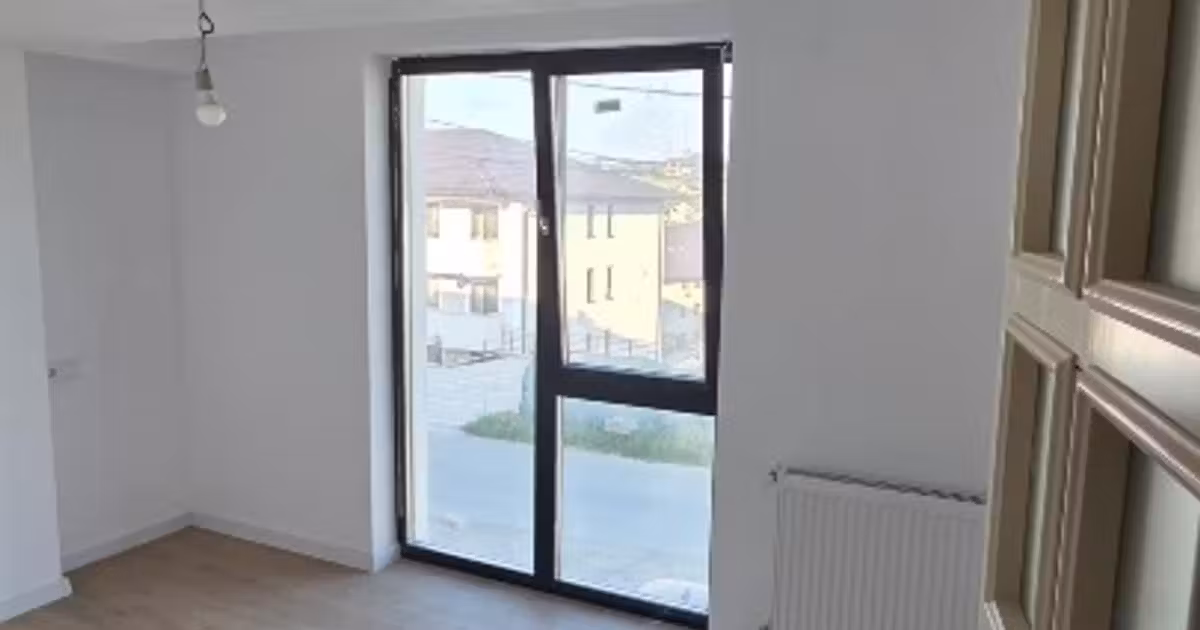 Apartament de vânzare cu 3 camere în Ciurea