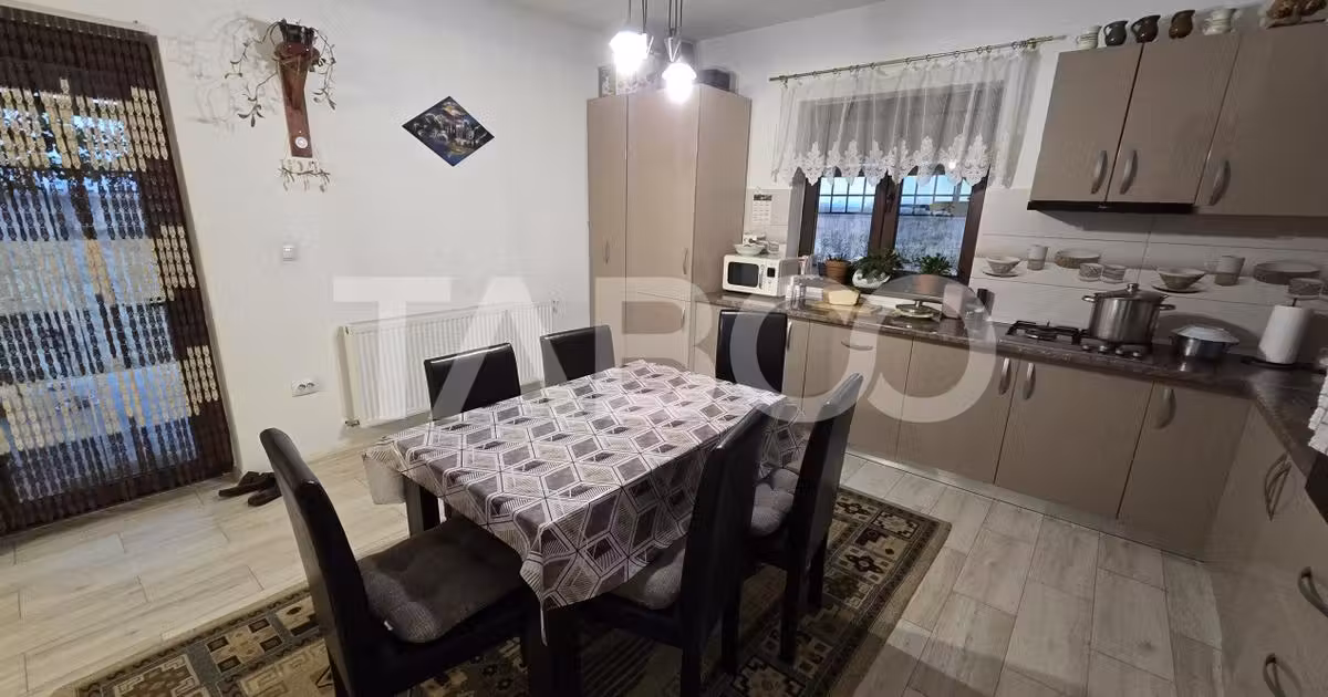 Casă individuală de vânzare cu 5 camere, mobilată în zona Piața Cluj, Sibiu