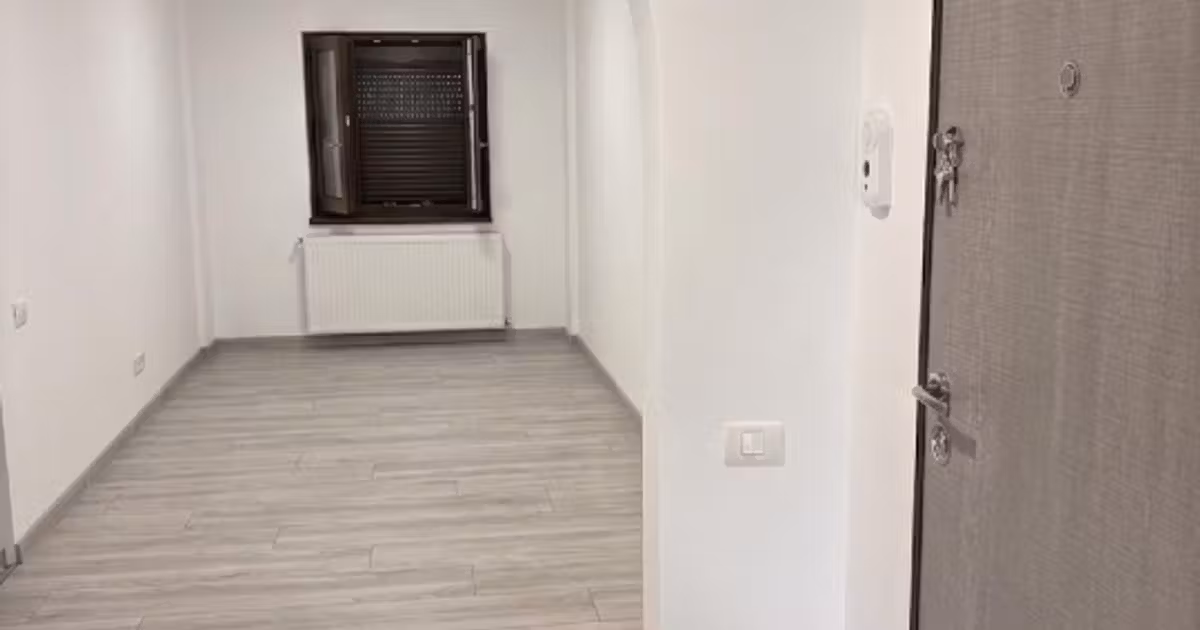 Apartament de vânzare cu 3 camere în zona Gară, Slatina