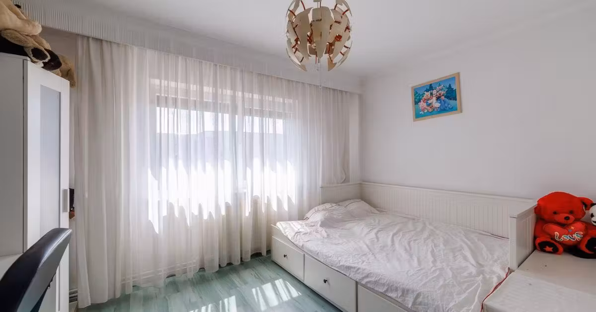 Apartament de vânzare cu 2 camere în zona Prundu, Pitești