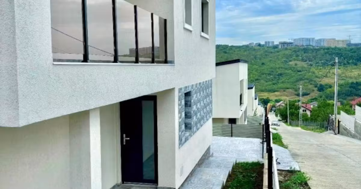 Casă individuală de vânzare cu 4 camere în Rediu
