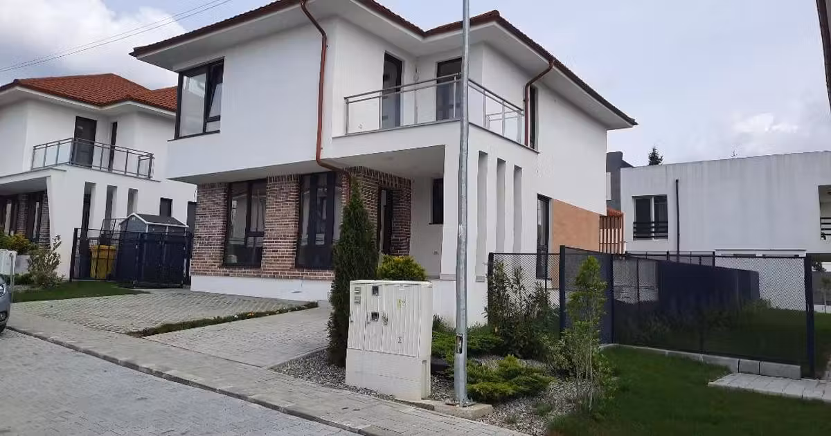 Casă individuală de vânzare cu 5 camere în Mogoșoaia