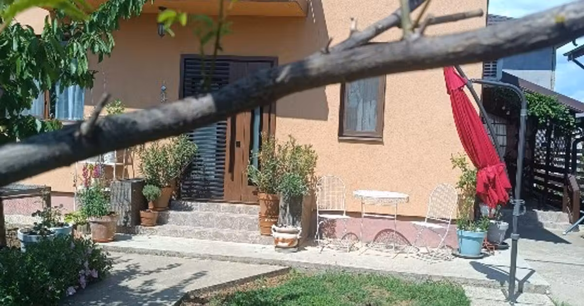 Casă individuală de vânzare cu 5 camere, mobilată în Bâcu