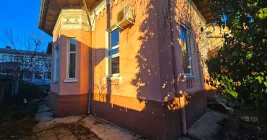 Casă Central