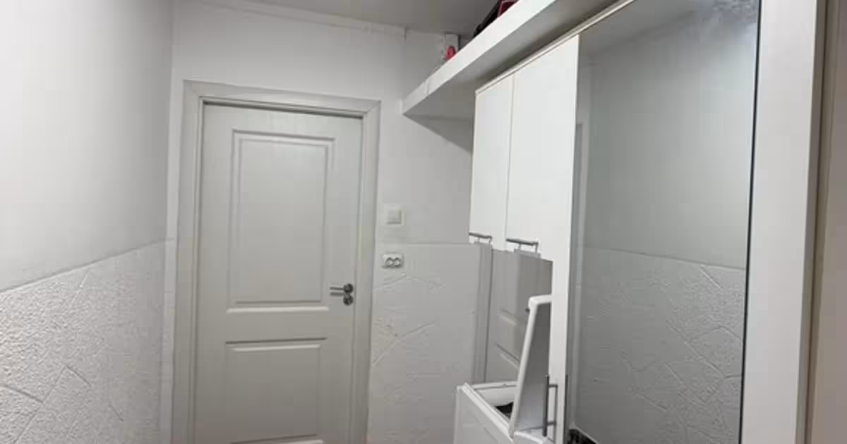 Apartament de vânzare cu 2 camere în zona Tomis Nord, Constanța