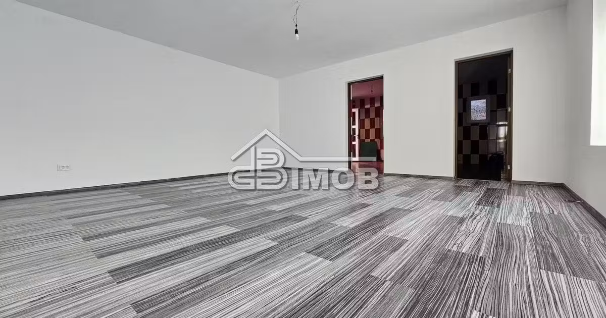 Casă de vânzare cu 2 camere în zona Central, Târgoviște