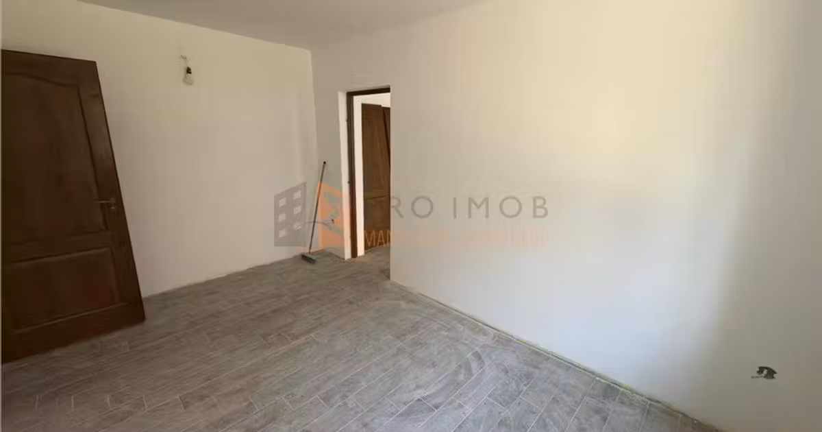 Apartament de vânzare cu 2 camere în zona 1 Decembrie, Buzău
