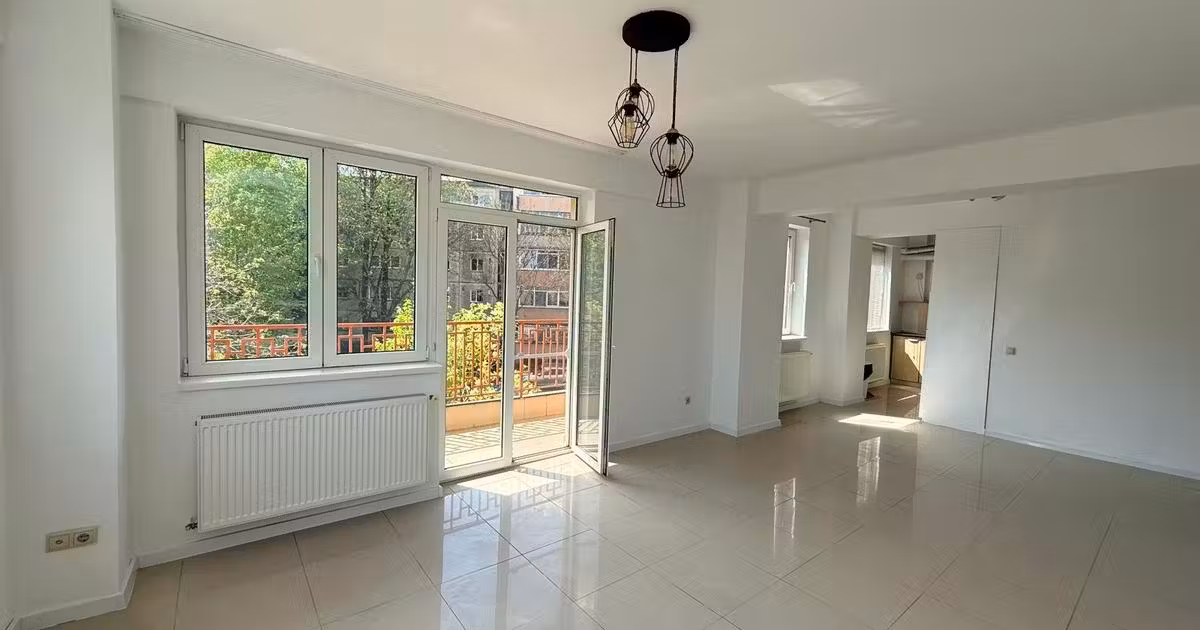 Apartament de vânzare cu 2 camere în zona Văcăresti, Sector 4