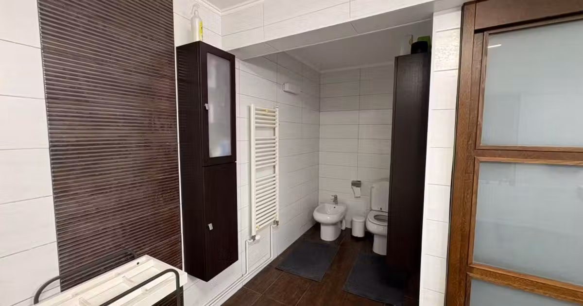 Apartament de vânzare cu 5 camere, mobilat în zona Casa de Cultură, Constanța