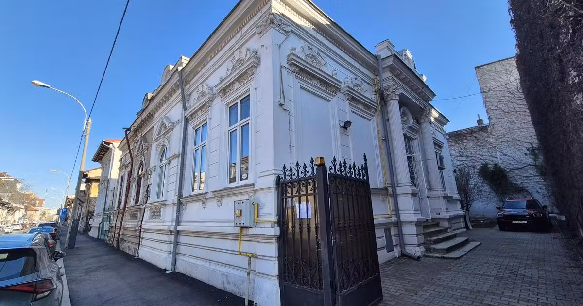 Casă individuală de vânzare cu 6 camere în zona P-ța Victoriei, Ultracentral