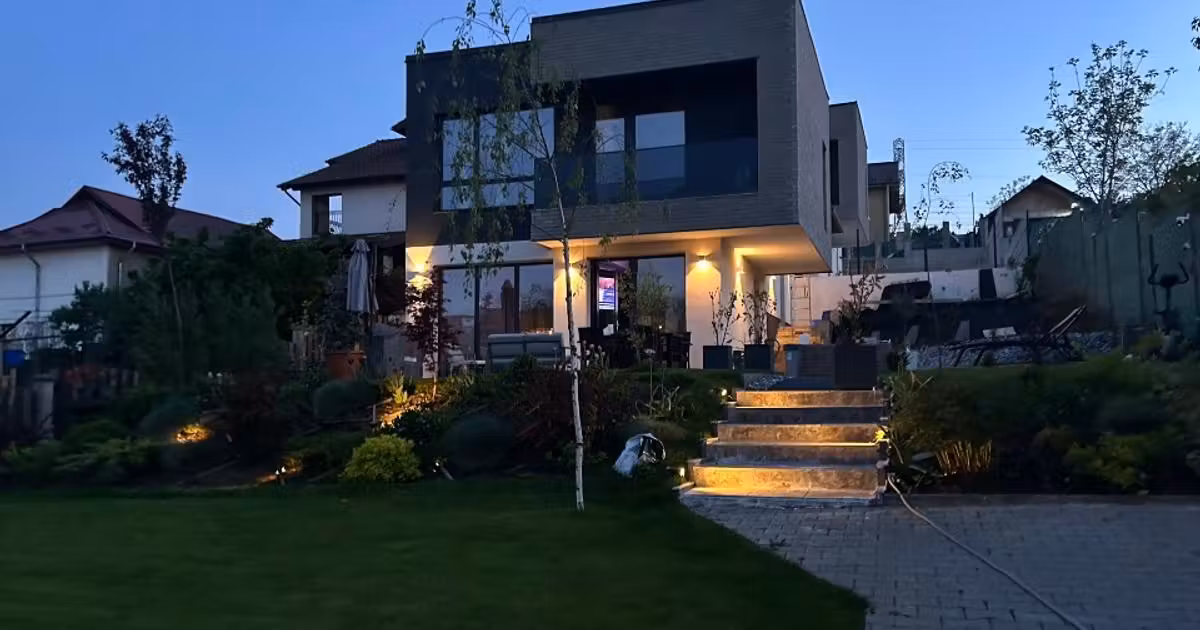 Casă individuală de vânzare cu 5 camere în zona Nicolina, Iași