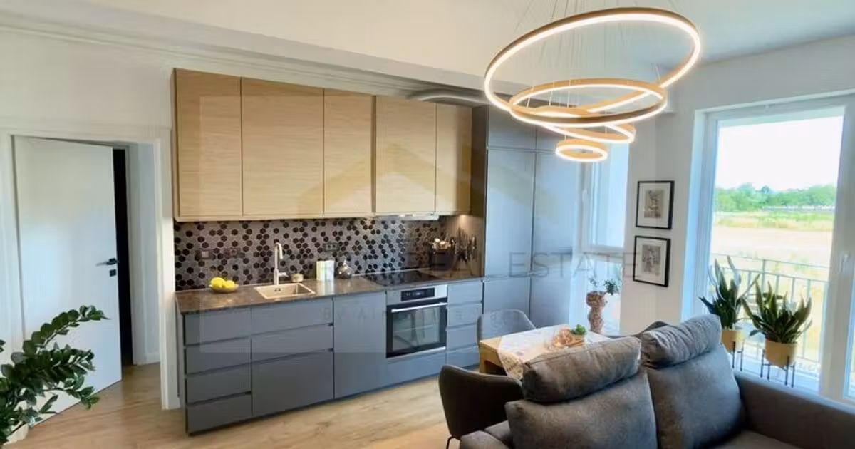 Apartament de vânzare cu 3 camere, mobilat în Tunari