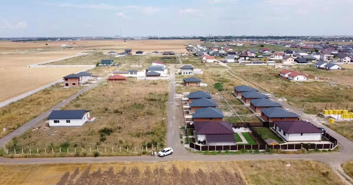 Teren Construcții intravilan de vânzare de 409 mp, în Berceni