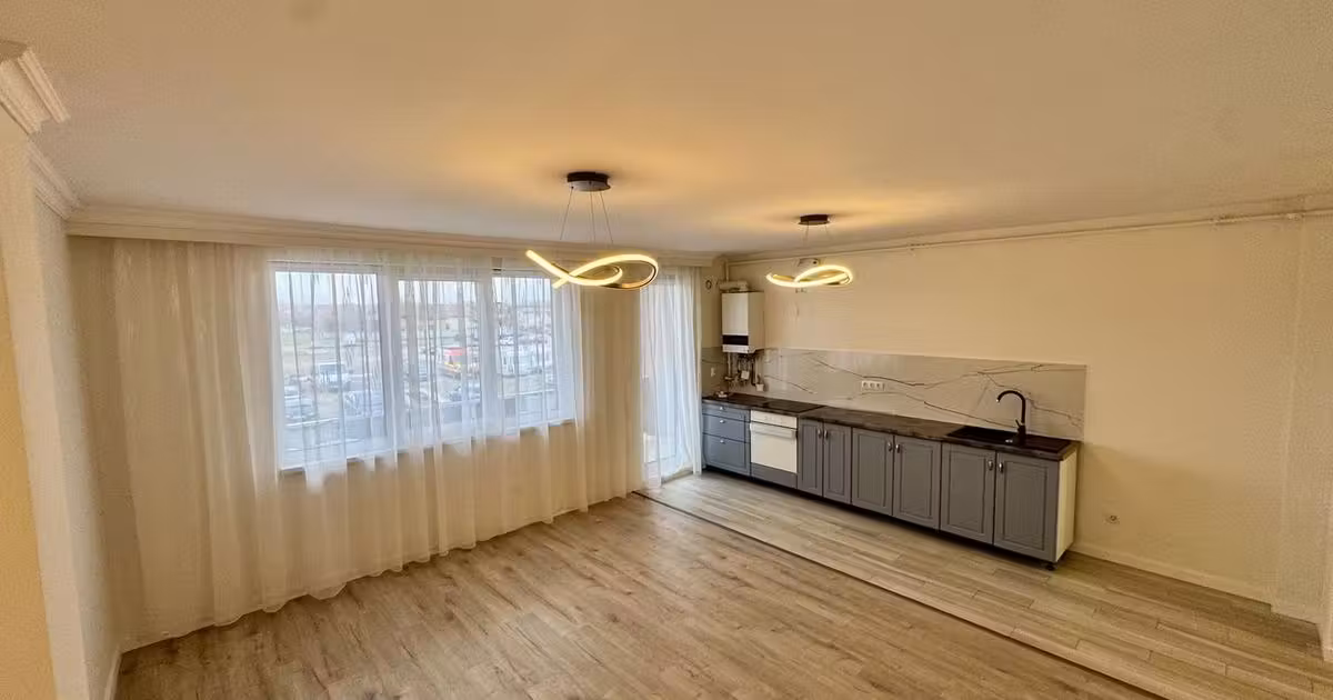 Penthouse de vânzare cu 4 camere, mobilat în Florești