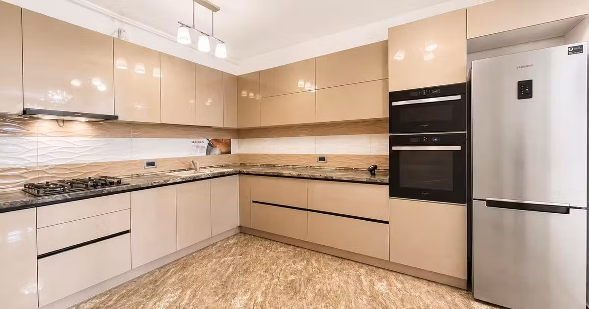 Apartament de vânzare cu 3 camere, mobilat în zona 13 Decembrie, Brașov