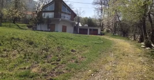 Casă Predeluț