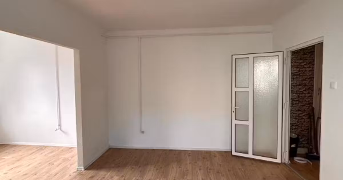 Apartament de vânzare cu 3 camere în Câmpia Turzii