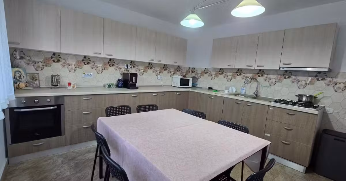 Casă individuală de vânzare cu 5 camere, mobilată în Eforie Nord